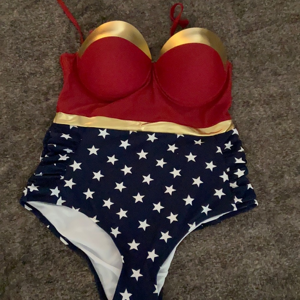 Wonder Woman licensed hot topic swim suit XL